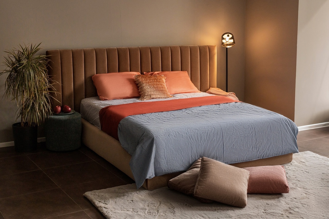 Кровати в стиле прованс: романтическая атмосфера и нежные оттенки в спальне